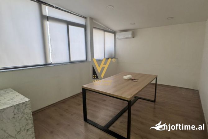 JEPET ZYRE OPEN SPACE 320 M2 ME QERA NE BLLOK 3.200 EURO