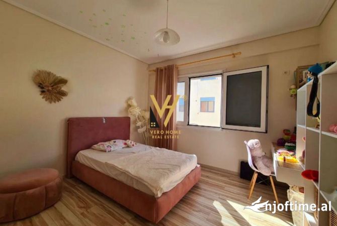 Shtepi ne shitje Apartament ne Vlore, 3+1, Mobilimi E mobiluar, Pagesa 300,000  Euro.