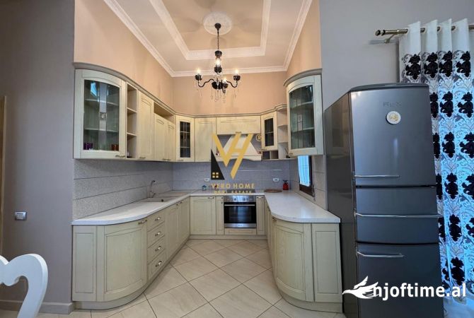 Shtepi me qera 2+1 ne Tirane - 800 Euro