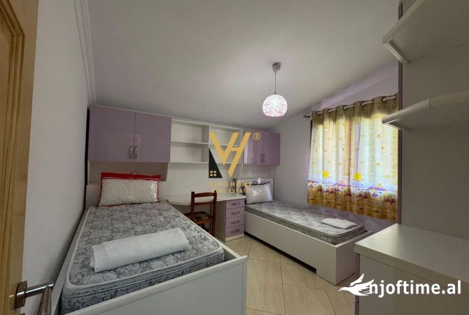 Shtepi me qera Apartament ne Tirane, 2+1, Mobilimi E mobiluar, Pagesa 800  Euro.