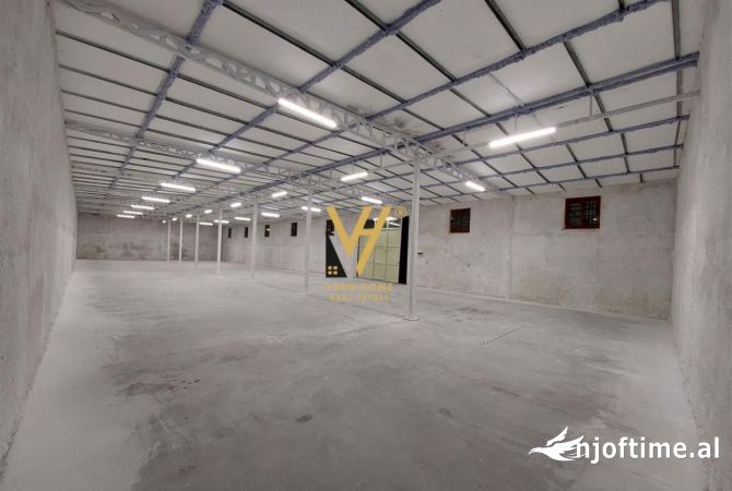 Ambient biznesi me qera 4+1 ne Tirane - 1,500 Euro