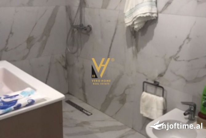 Shtepi ne shitje Apartament ne Tirane, 1+1, Mobilimi E mobiluar, Pagesa 124,000  Euro.