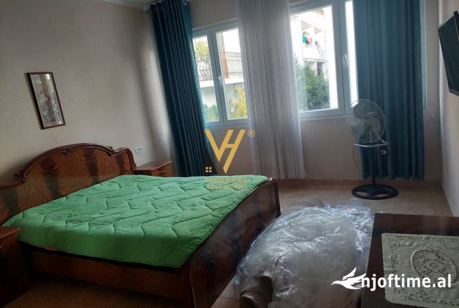 Shtepi me qera Shtepi Private ne Tirane, 2+1, Mobilimi E mobiluar, Pagesa 50,000  Leke.