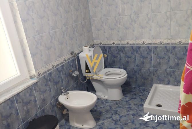 Shtepi me qera Shtepi Private ne Tirane, 2+1, Mobilimi E mobiluar, Pagesa 50,000  Leke.