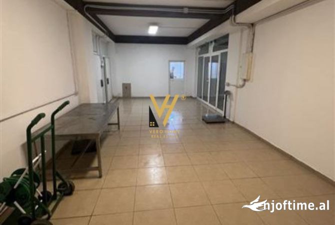 Ambient biznesi me qera 4+1 ne Tirane - 1,000 Euro
