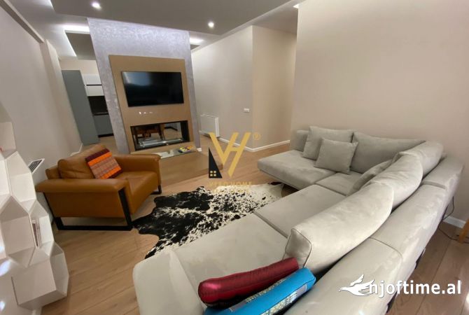 Shtepi me qera 4+1 ne Tirane - 1,200 Euro
