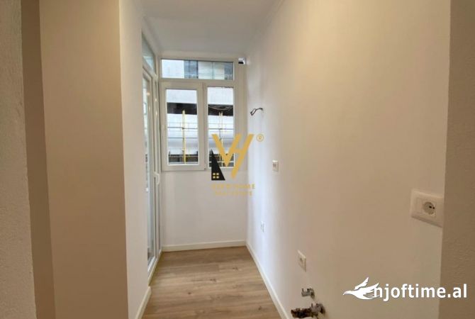 Shtepi ne shitje Apartament ne Tirane, 2+1, Mobilimi Bosh, pa mobiluar, Pagesa 185,000  Euro.
