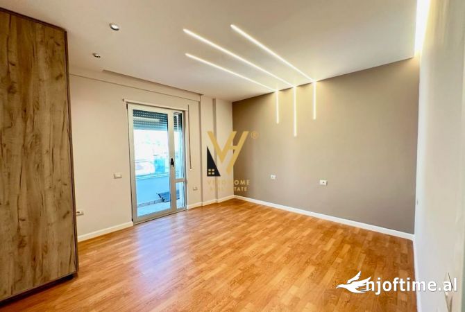 Shtepi ne shitje Apartament ne Tirane, 3+1, Mobilimi Bosh, pa mobiluar, Pagesa 277,000  Euro.