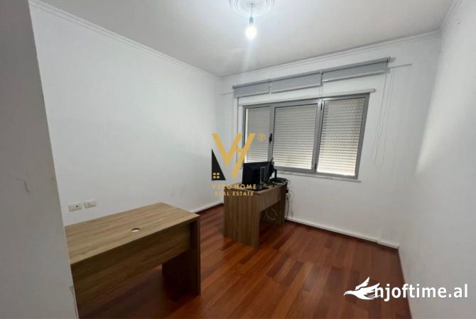 Ambient biznesi me qera 3+1 ne Tirane - 1,200 Euro