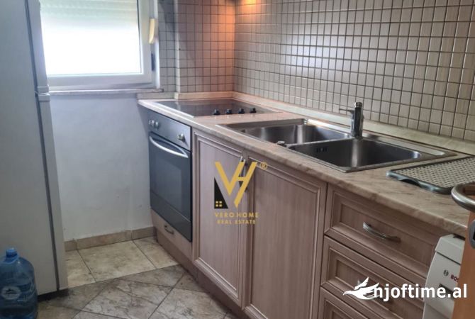 Shtepi me qera Apartament ne Tirane, 2+1, Mobilimi E mobiluar, Pagesa 700  Euro.