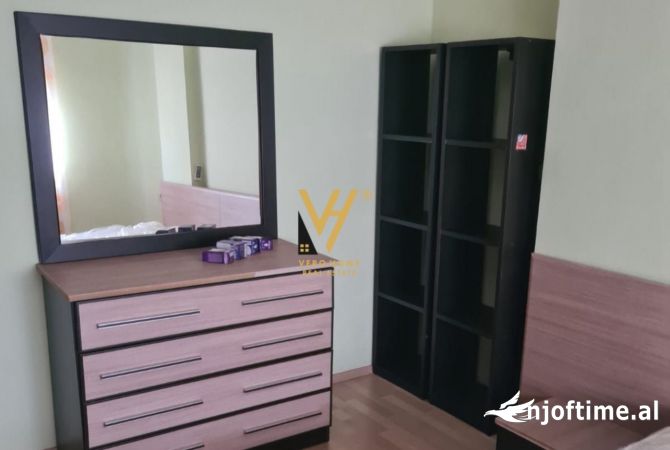Shtepi me qera Apartament ne Tirane, 2+1, Mobilimi E mobiluar, Pagesa 700  Euro.
