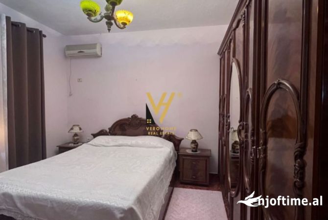 Shtepi me qera Apartament ne Tirane, 2+1, Mobilimi E mobiluar, Pagesa 50,000  Leke.