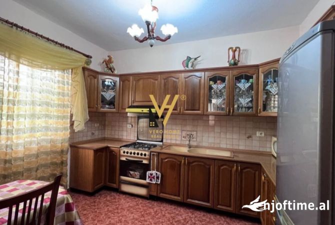 Shtepi me qera 2+1 ne Tirane - 50,000 Leke