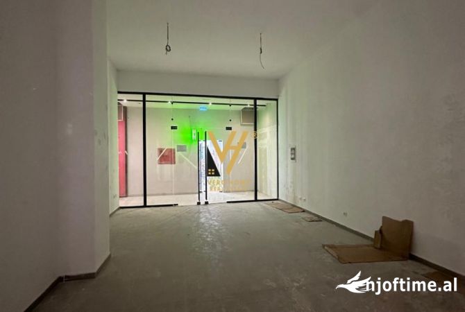 Ambient biznesi ne shitje 1+1 ne Tirane - 360,500 Euro