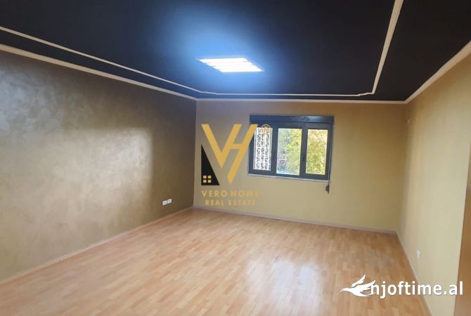 Ambient biznesi me qera 3+1 ne Tirane - 1,300 Euro