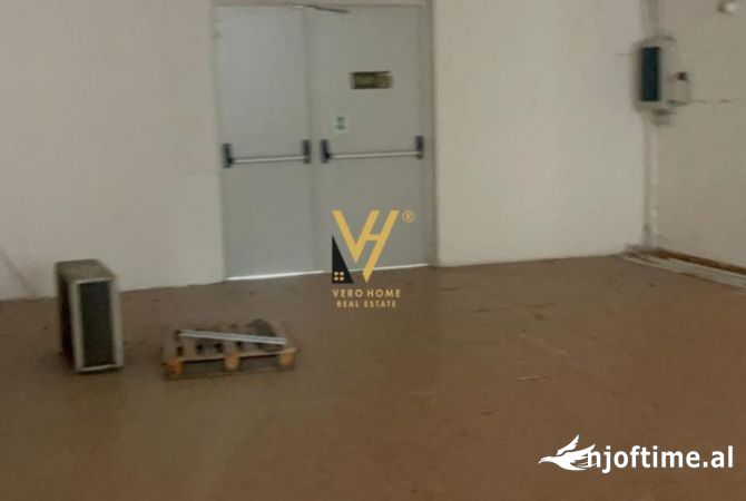 Ambient biznesi me qera 4+1 ne Tirane - 3,430 Euro