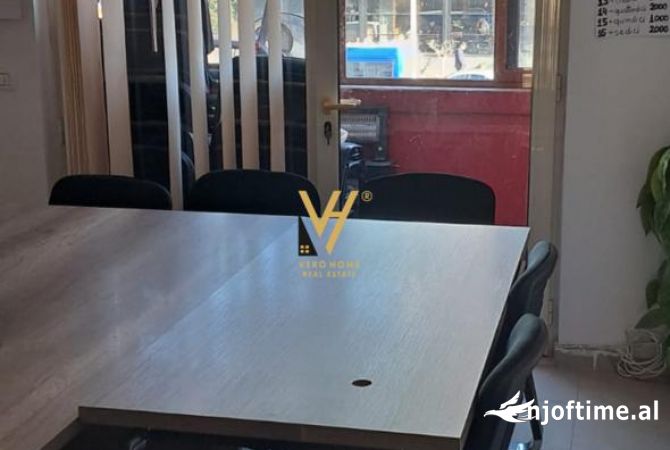 Ambient biznesi me qera 3+1 ne Tirane - 700 Euro