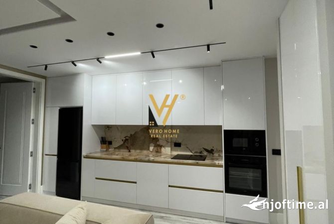 Shtepi me qera Apartament ne Tirane, 2+1, Mobilimi E mobiluar, Pagesa 2,300  Euro.