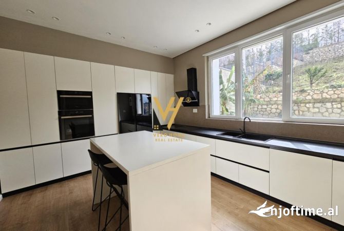 Shtepi me qera 5+1 ne Tirane - 3,500 Euro