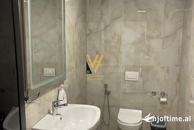 Ambient biznesi me qera 3+1 ne Tirane - 1,750 Euro