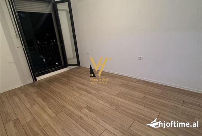Ambient biznesi me qera 3+1 ne Tirane - 450 Euro