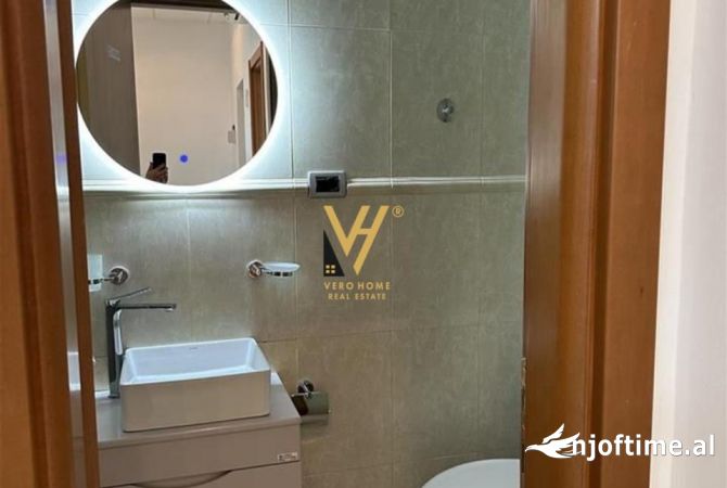Ambient biznesi me qera 3+1 ne Tirane - 95,000 Leke
