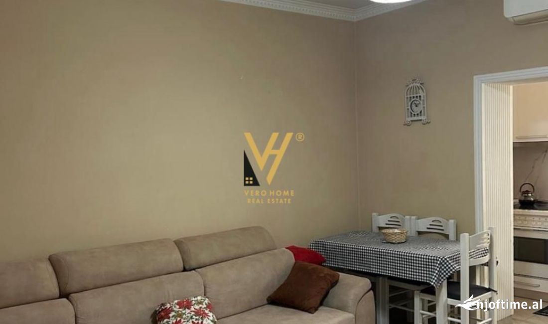 Shtepi ne shitje Apartament ne Tirane, 1+1, Mobilimi E mobiluar, Pagesa 120,000  Euro.