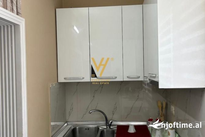 Shtepi ne shitje Apartament ne Tirane, 1+1, Mobilimi E mobiluar, Pagesa 120,000  Euro.