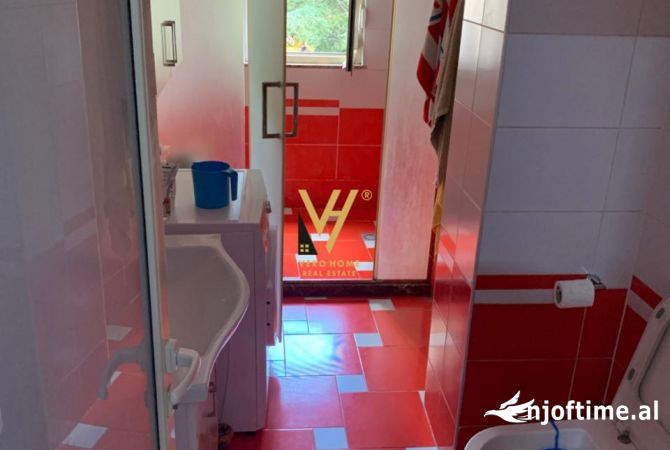 Shtepi ne shitje Apartament ne Tirane, 3+1, Mobilimi E mobiluar, Pagesa 335,000  Euro.