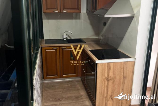 Shtepi me qera Apartament ne Tirane, 2+1, Mobilimi E mobiluar, Pagesa 800  Euro.