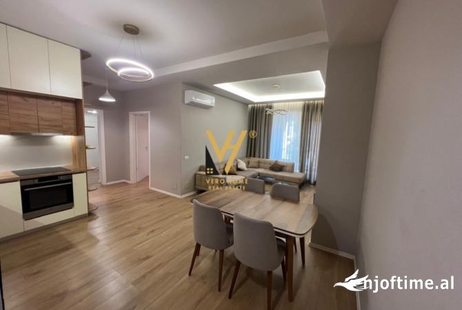 Shtepi me qera Apartament ne Tirane, 2+1, Mobilimi E mobiluar, Pagesa 700  Euro.