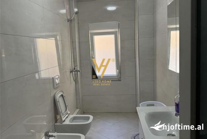 Shtepi me qera Apartament ne Tirane, 2+1, Mobilimi E mobiluar, Pagesa 700  Euro.