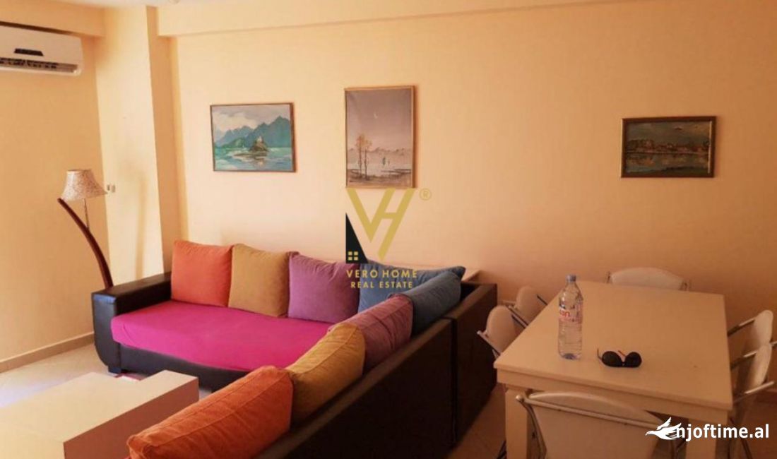 Shtepi me qera Apartament ne Tirane, 2+1, Mobilimi E mobiluar, Pagesa 700  Euro.