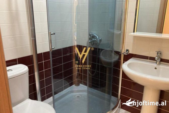 Shtepi me qera Apartament ne Tirane, 2+1, Mobilimi E mobiluar, Pagesa 700  Euro.