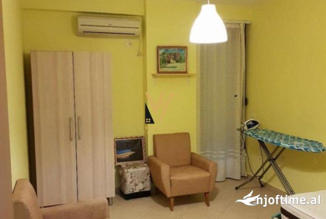 Shtepi me qera Apartament ne Tirane, 2+1, Mobilimi E mobiluar, Pagesa 700  Euro.