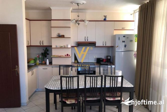 Shtepi me qera Apartament ne Tirane, 3+1, Mobilimi E mobiluar, Pagesa 1,150  Euro.