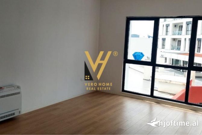 Ambient biznesi me qera 3+1 ne Tirane - 520 Euro