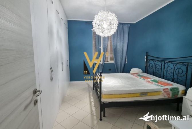 Shtepi me qera Apartament ne Tirane, 2+1, Mobilimi E mobiluar, Pagesa 700  Euro.