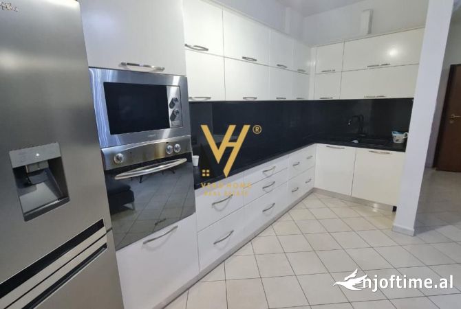 Shtepi me qera Apartament ne Tirane, 2+1, Mobilimi E mobiluar, Pagesa 700  Euro.