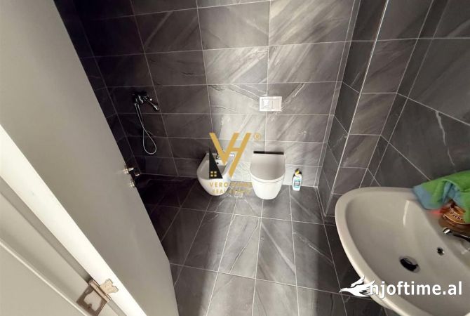 Ambient biznesi me qera 3+1 ne Tirane - 600 Euro