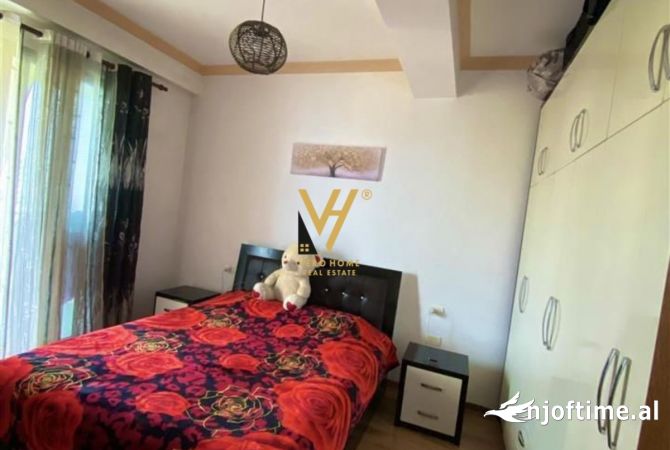 Shtepi ne shitje Apartament ne Tirane, 2+1, Mobilimi E mobiluar, Pagesa 104,000  Euro.