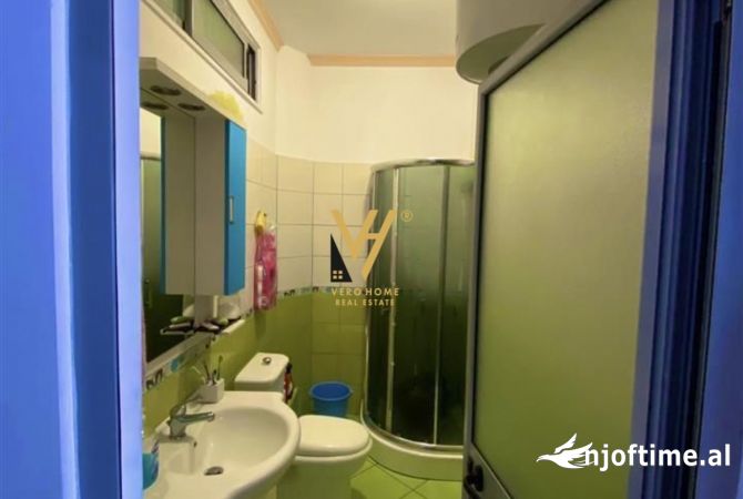 Shtepi ne shitje Apartament ne Tirane, 2+1, Mobilimi E mobiluar, Pagesa 104,000  Euro.