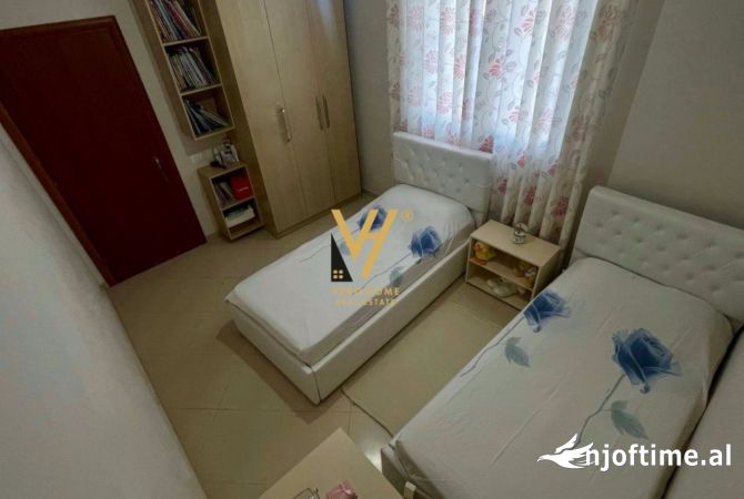 Shtepi me qera Vila Luksoze ne Tirane, 5+1, Mobilimi E mobiluar, Pagesa 2,500  Euro.
