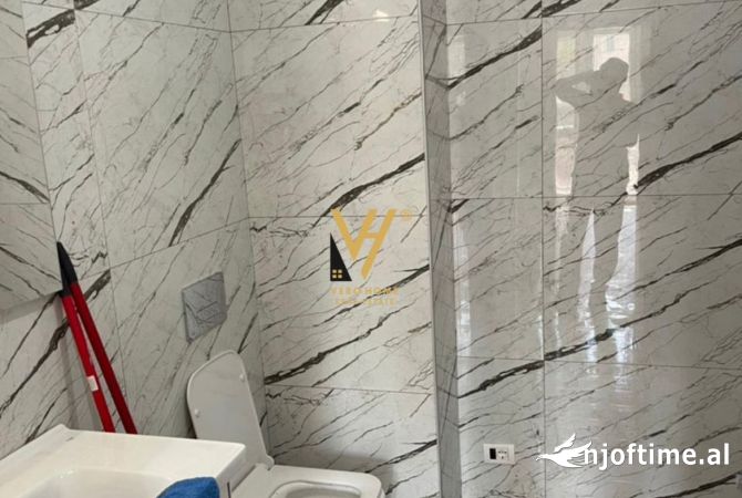 JEPET ZYRE 80 M2 ME QERA TE TREGU CAM 1.000 EURO