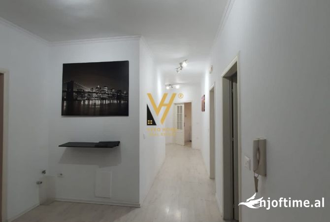 Shtepi me qera Apartament ne Tirane, 3+1, Mobilimi E mobiluar, Pagesa 700  Euro.