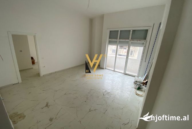 Ambient biznesi me qera 3+1 ne Tirane - 600 Euro