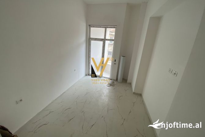 Ambient biznesi me qera 3+1 ne Tirane - 600 Euro