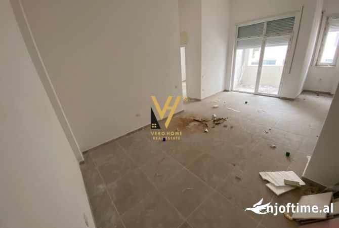 Ambient biznesi me qera 3+1 ne Tirane - 1,000 Euro