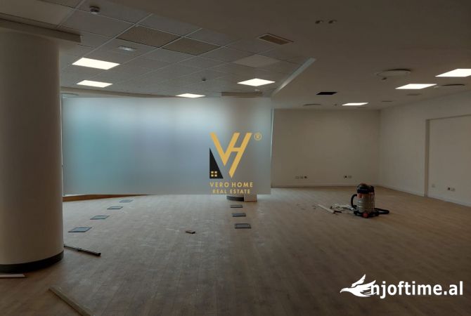 Ambient biznesi me qera 3+1 ne Tirane - 2,600 Euro