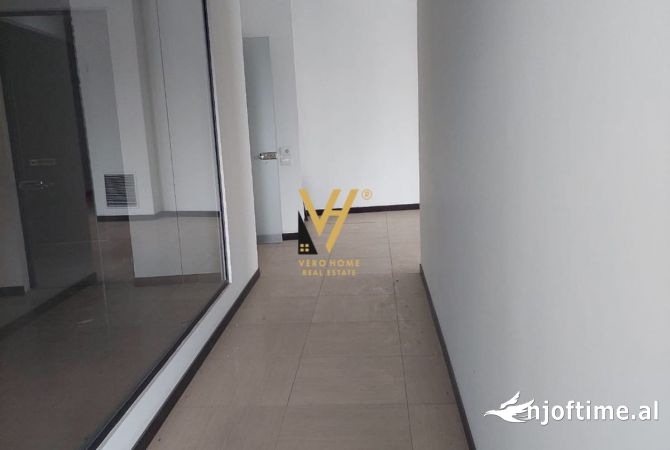 Ambient biznesi me qera 3+1 ne Tirane - 2,800 Euro
